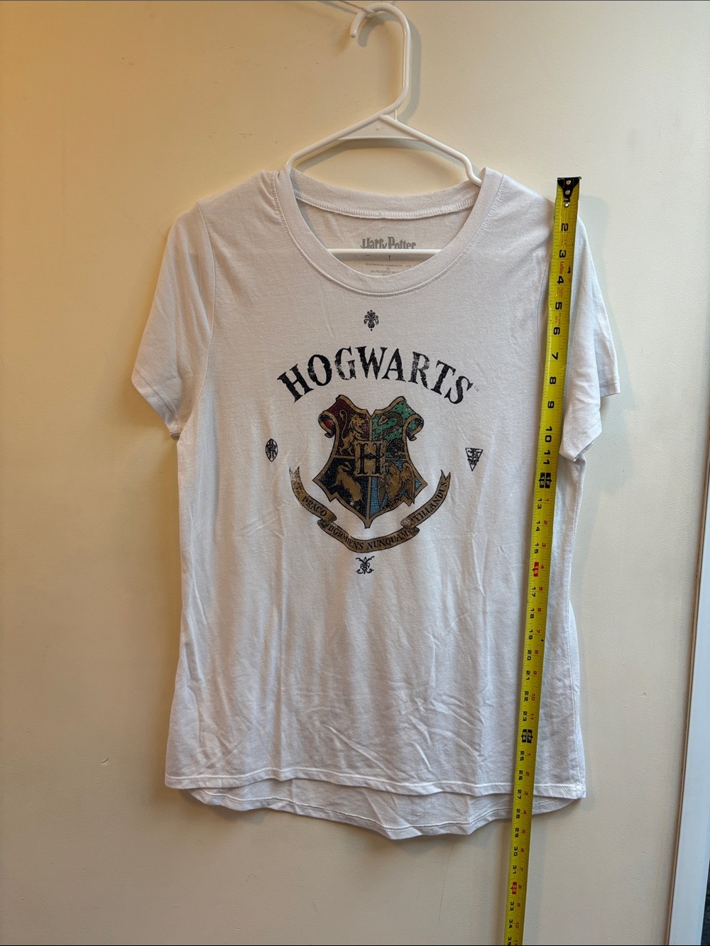 Harry Potter Hogwarts Crest Short Sleeve Tee - White longer back over waist